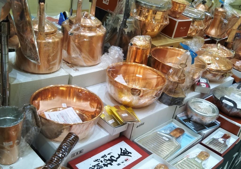 金物市